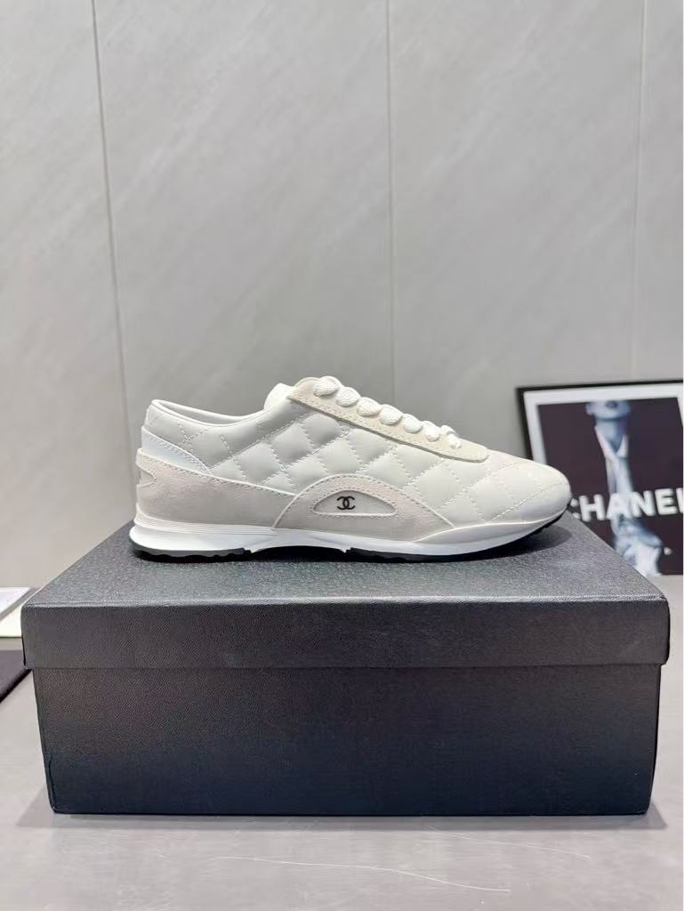 26 NEW Diamond Pattern Training Shoes