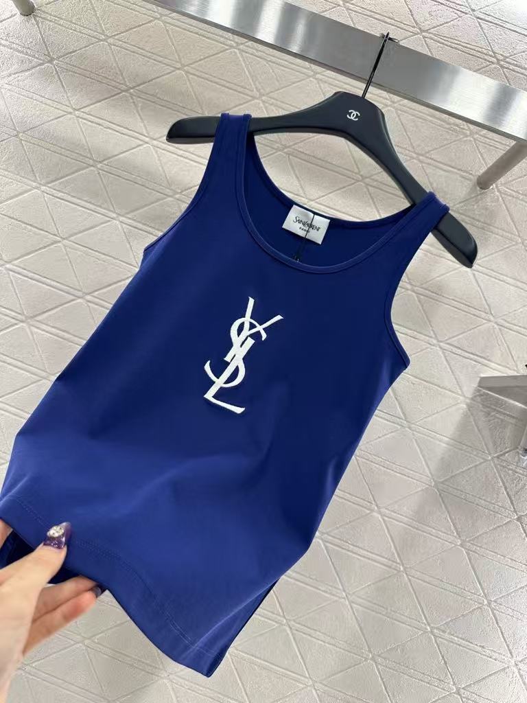 26NEW Slim-fit U-neck vest