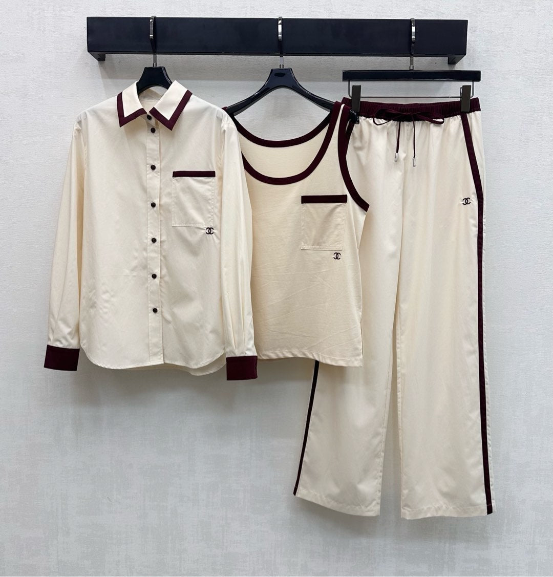 26NEW color-blocked shirt + trousers + vest