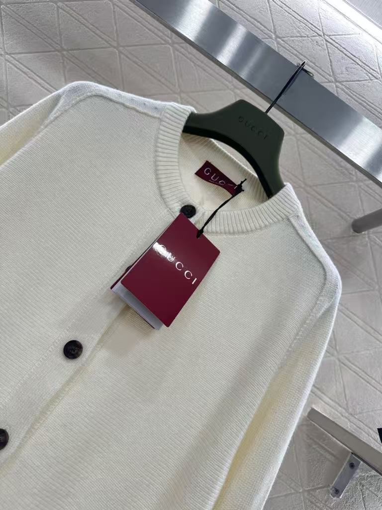 26NEW Chain Pocket Knitted Cardigan