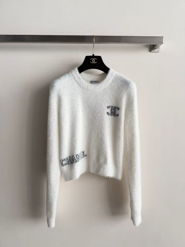 26NEW Plush Sweater
