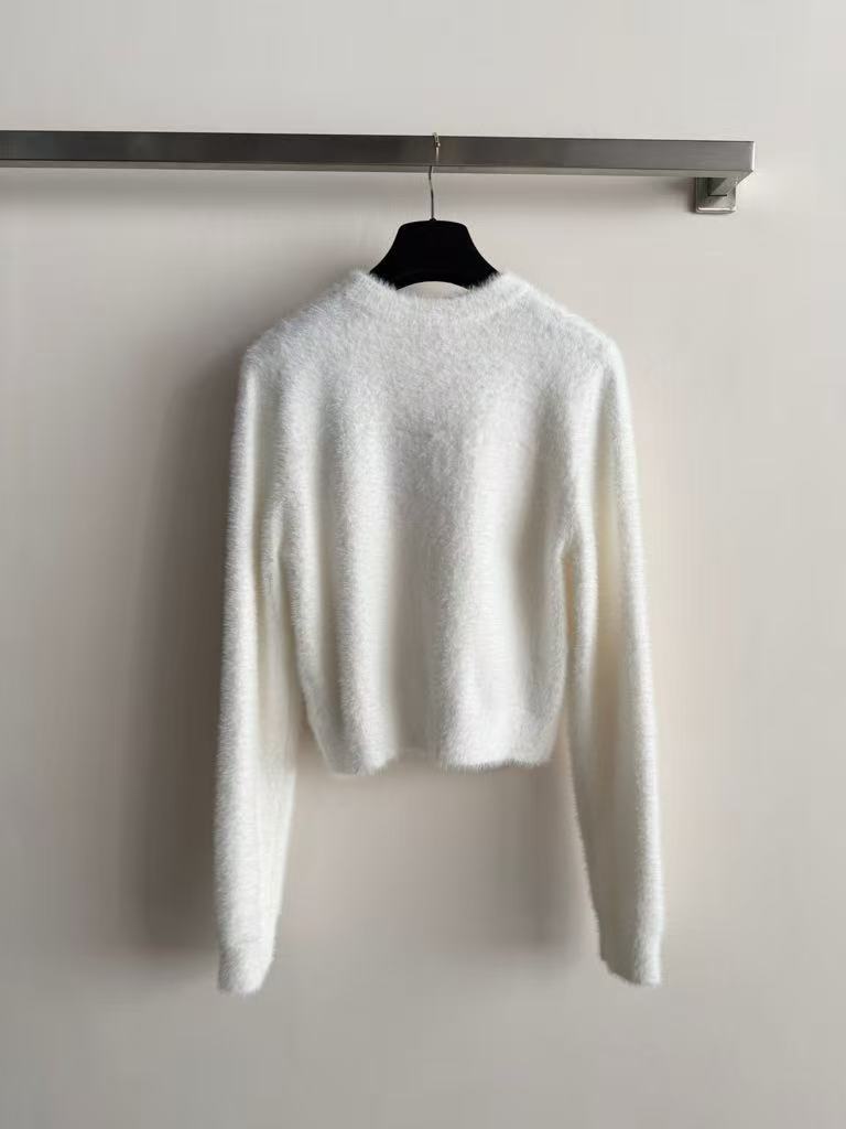 26NEW Plush Sweater