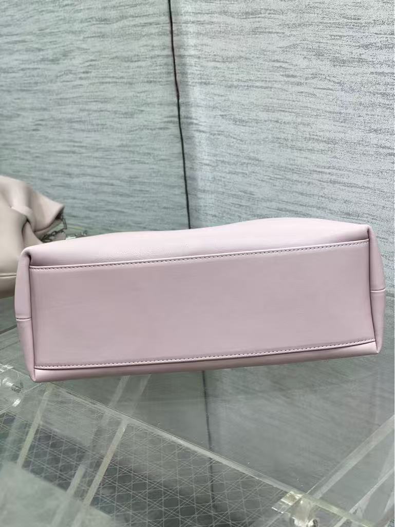 26NEW Spring/Summer New Chain Bag