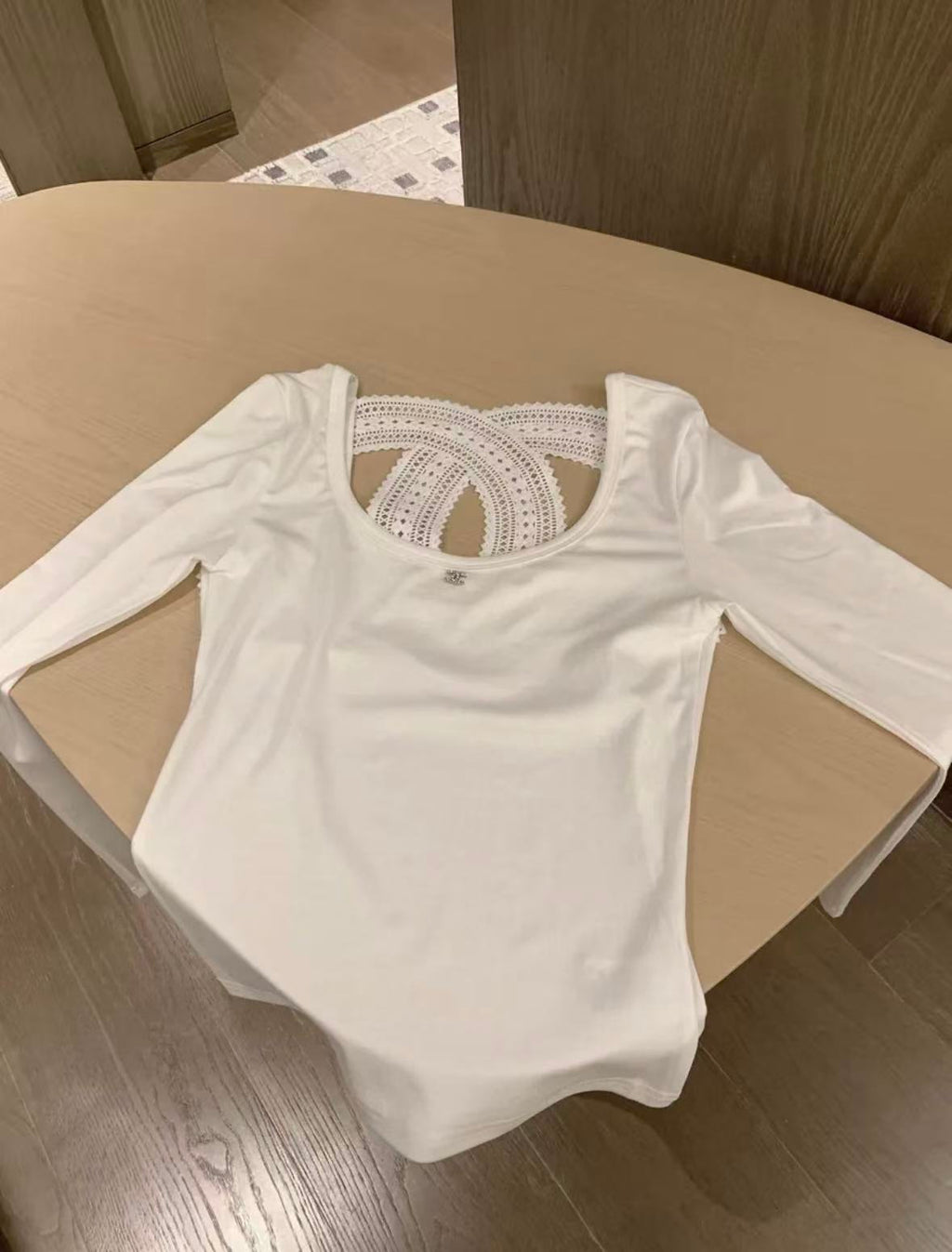 White short-sleeved T-shirt