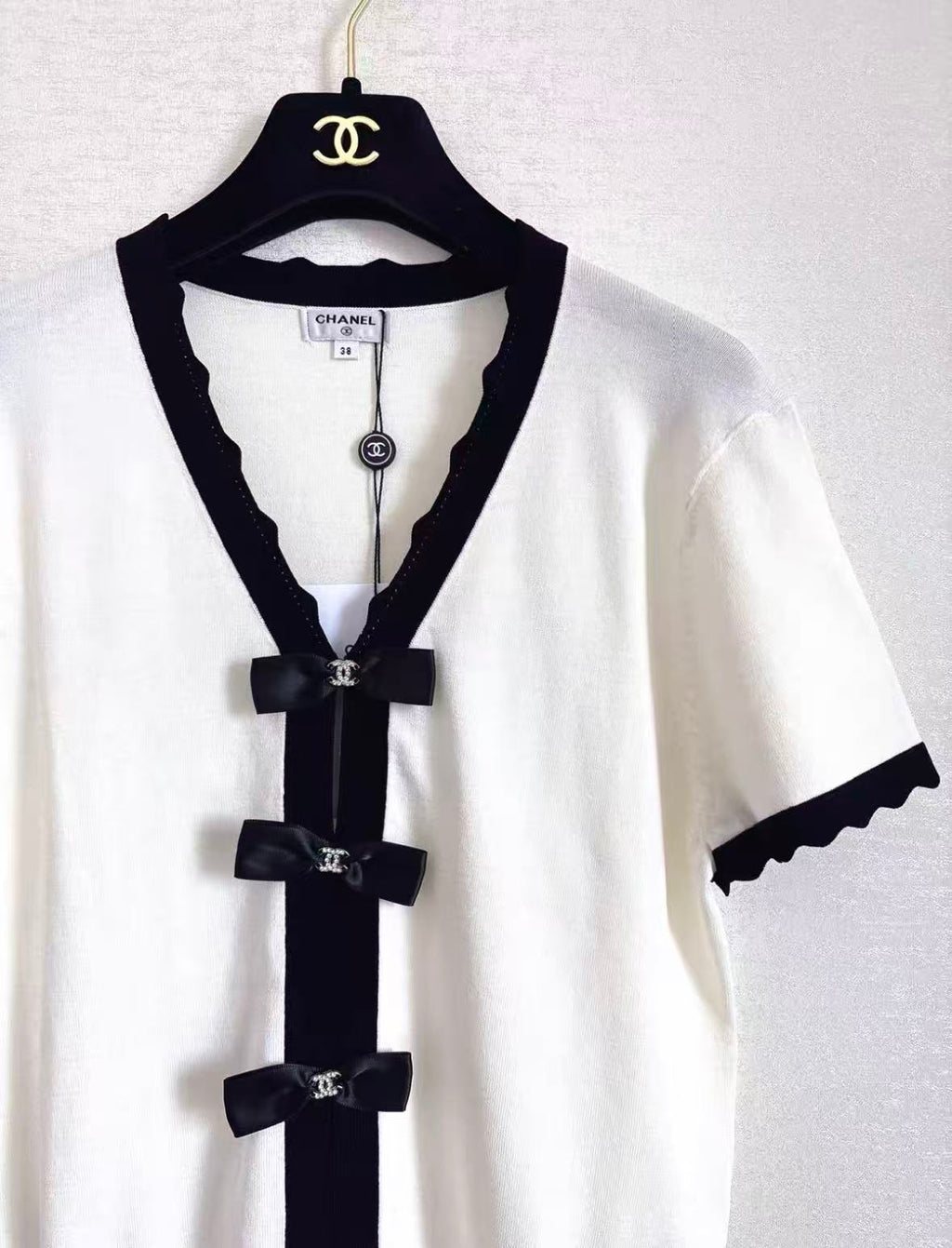 wavy-edged bow short-sleeved shirt