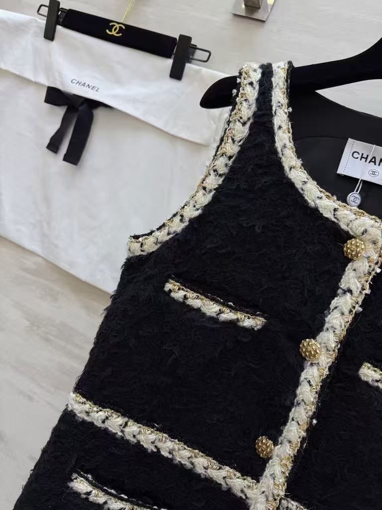 Heavy-duty vest dress