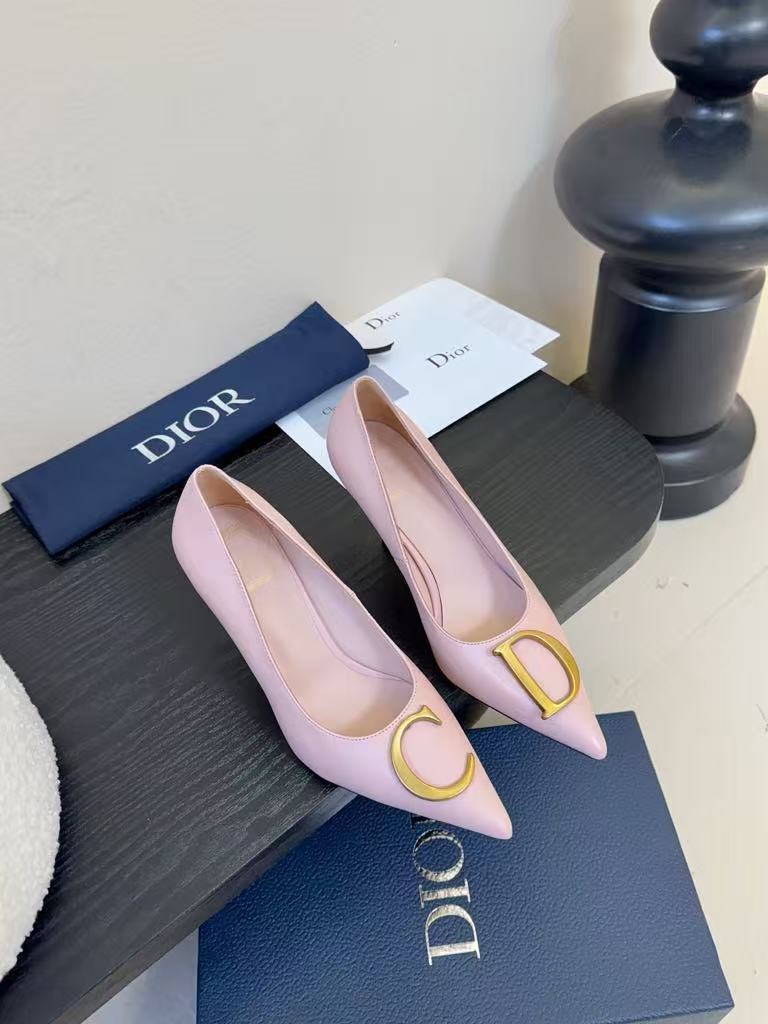 Metal buckle pointed high heels