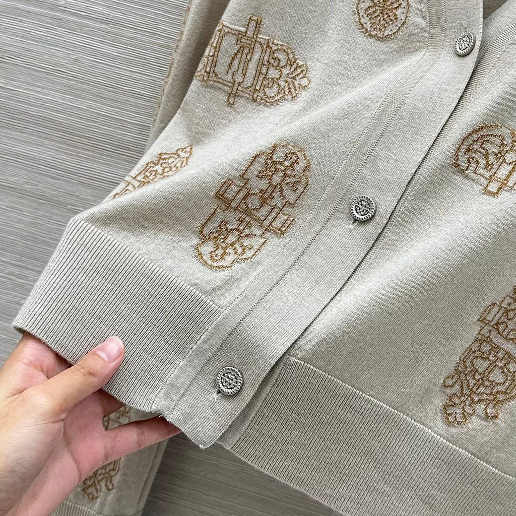 2026 Spring/Summer New Arrival: High-End Custom Wool Blend Fabric Suit.