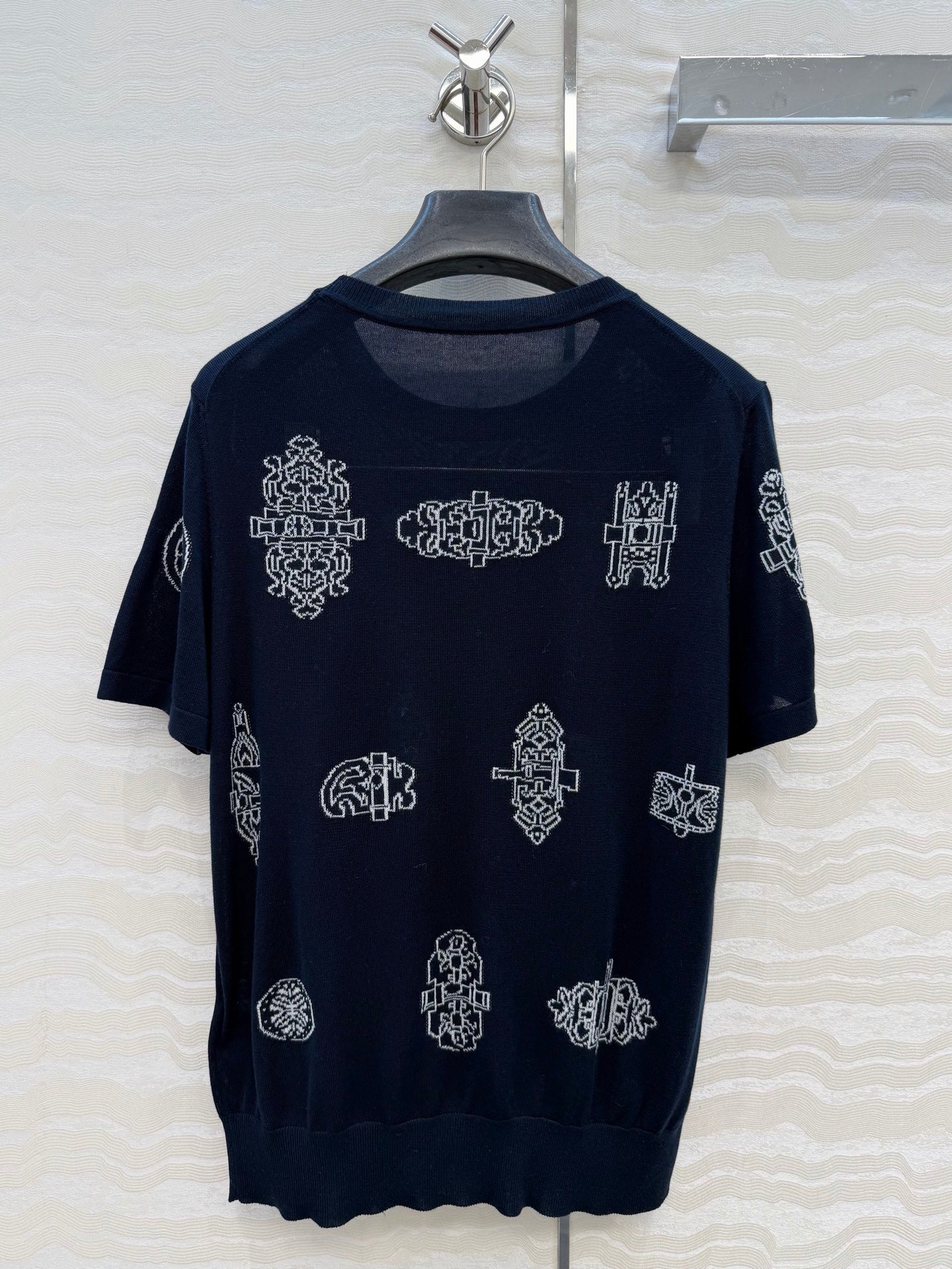 2026 Spring/Summer New Arrival: High-End Custom Wool Blend Fabric Suit.