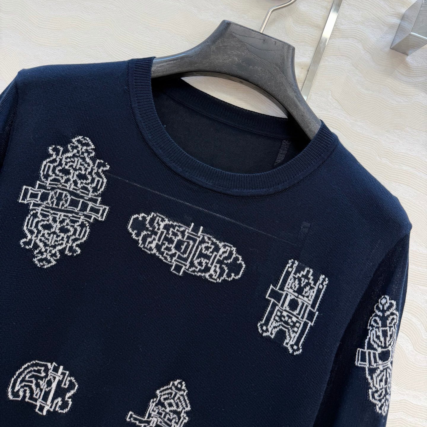 2026 Spring/Summer New Arrival: High-End Custom Wool Blend Fabric Suit.