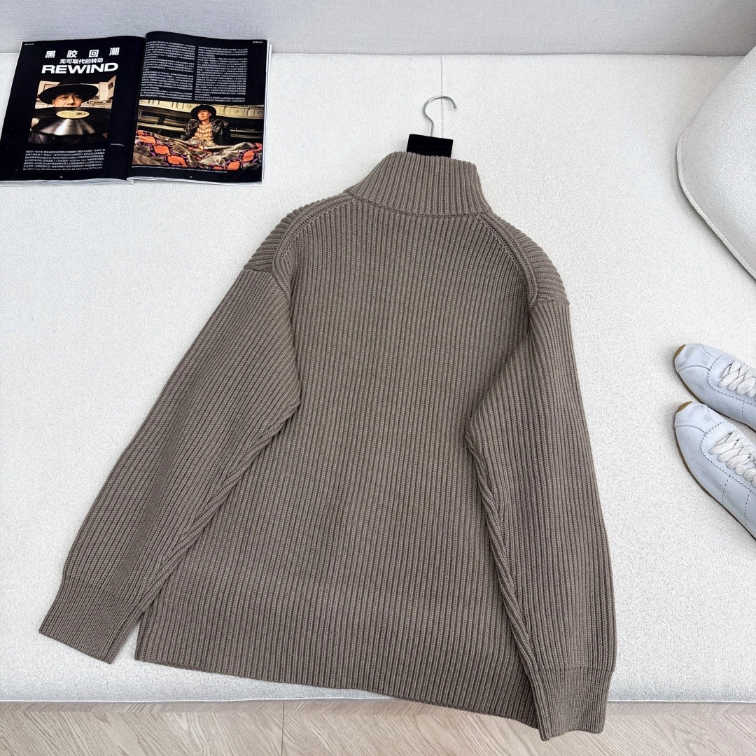 Newest Fall/Winter Classic Pattern Embellished Pocket Wool Knit Cardigan