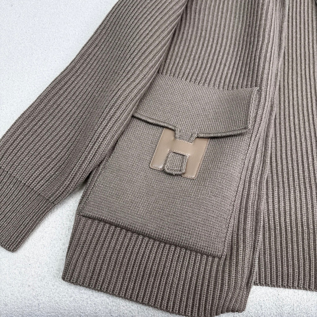 Newest Fall/Winter Classic Pattern Embellished Pocket Wool Knit Cardigan