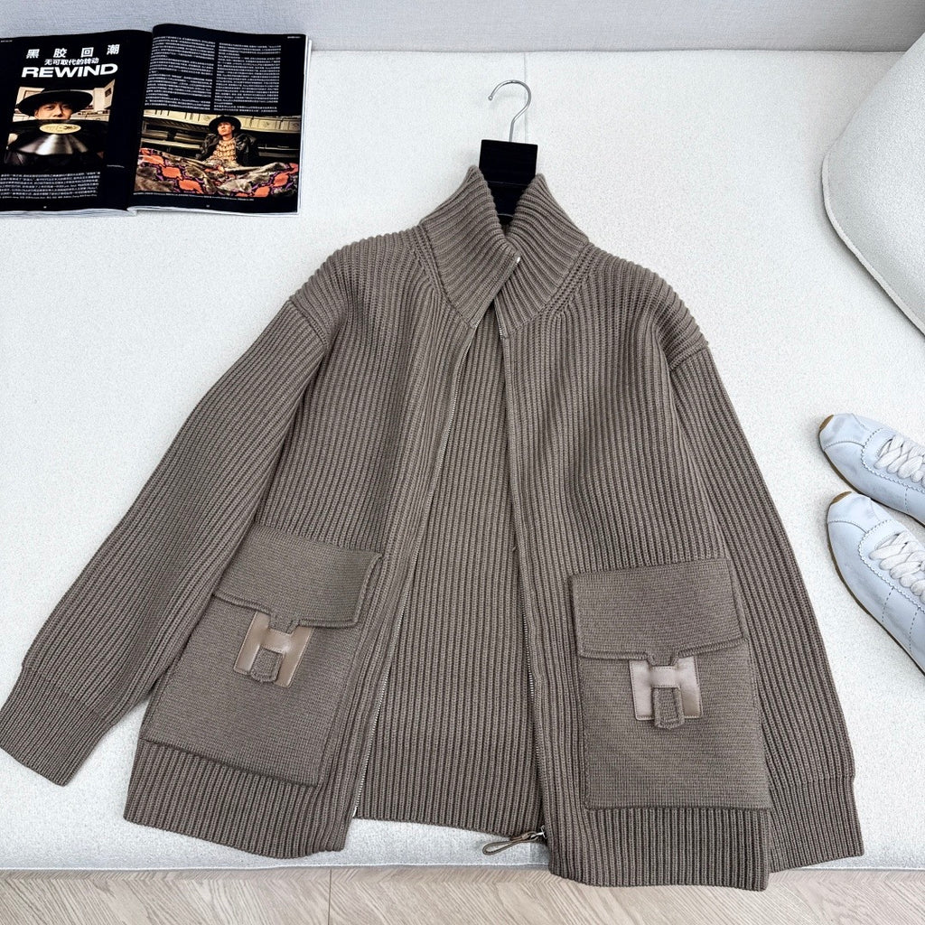 Newest Fall/Winter Classic Pattern Embellished Pocket Wool Knit Cardigan