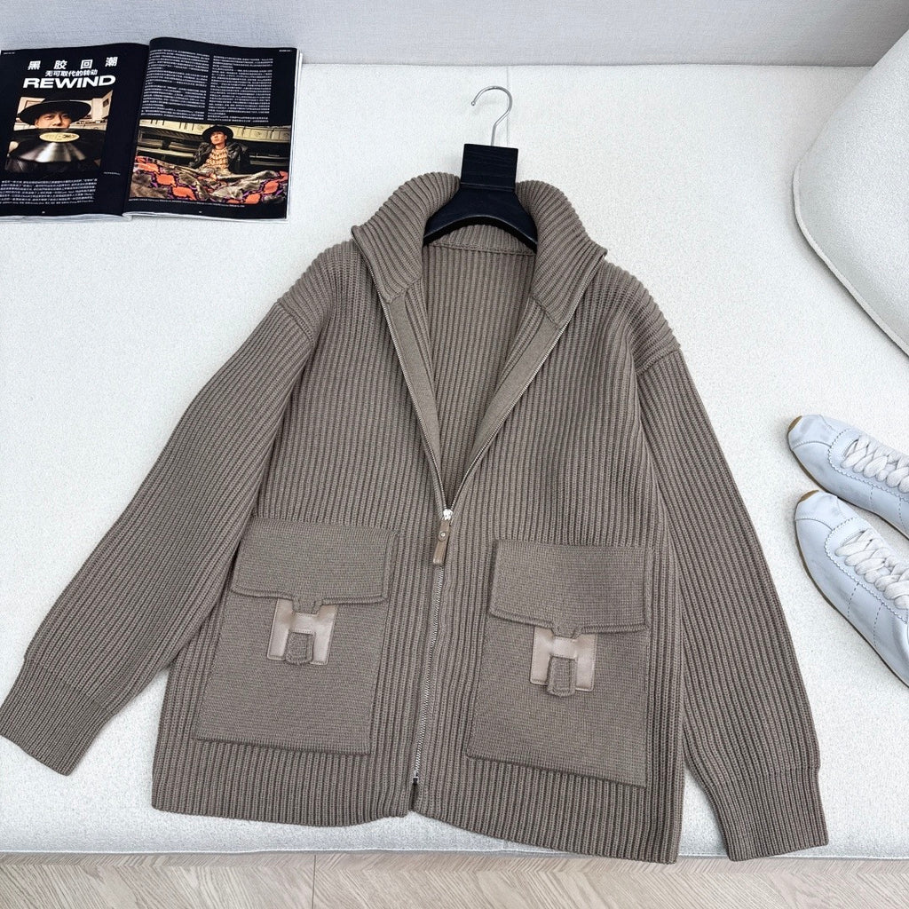 Newest Fall/Winter Classic Pattern Embellished Pocket Wool Knit Cardigan