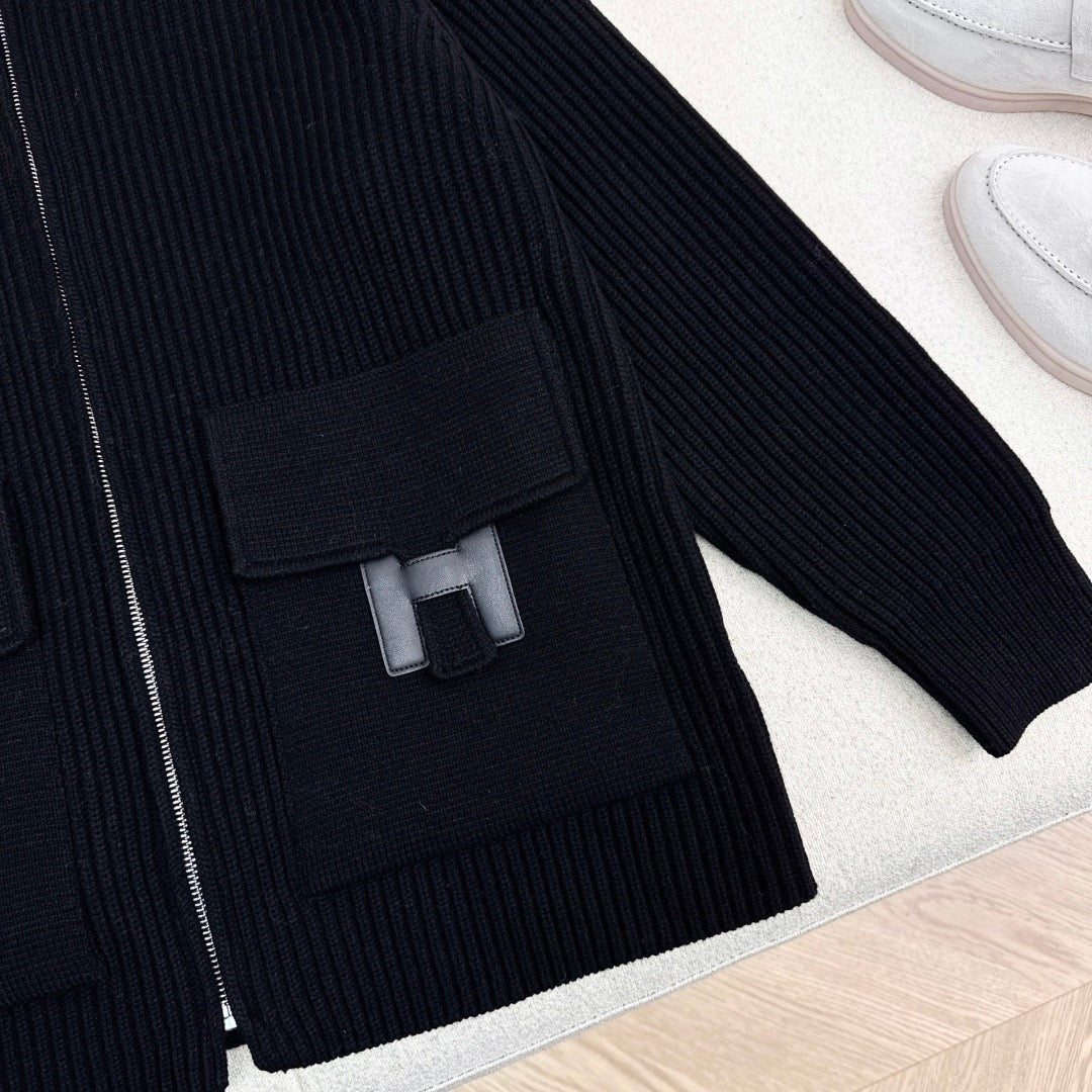 Newest Fall/Winter Classic Pattern Embellished Pocket Wool Knit Cardigan