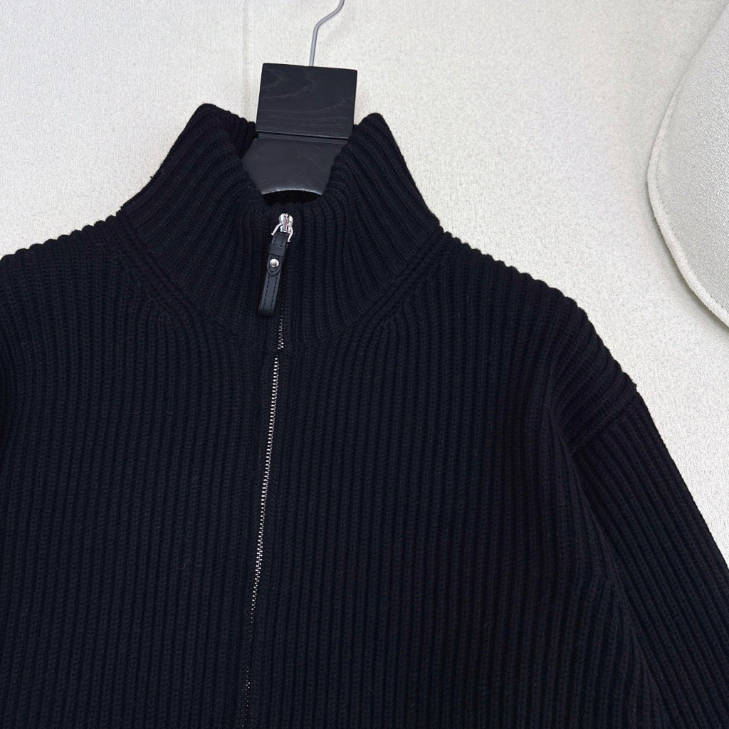 Newest Fall/Winter Classic Pattern Embellished Pocket Wool Knit Cardigan