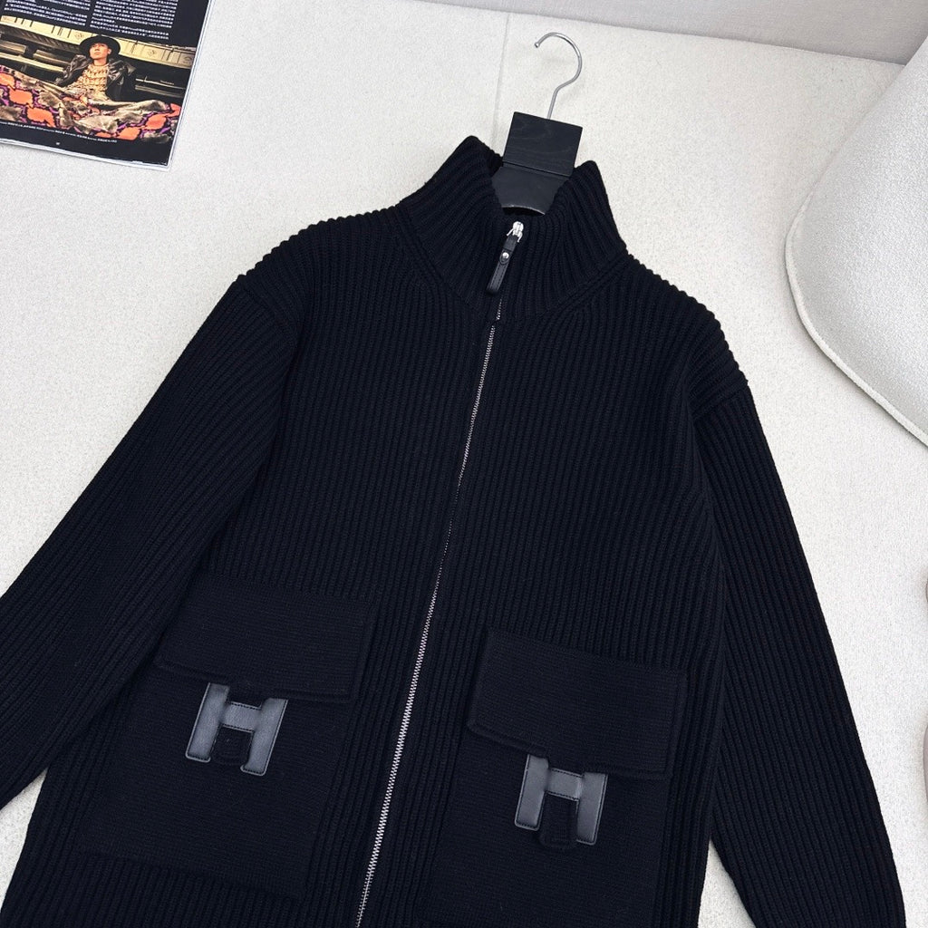Newest Fall/Winter Classic Pattern Embellished Pocket Wool Knit Cardigan