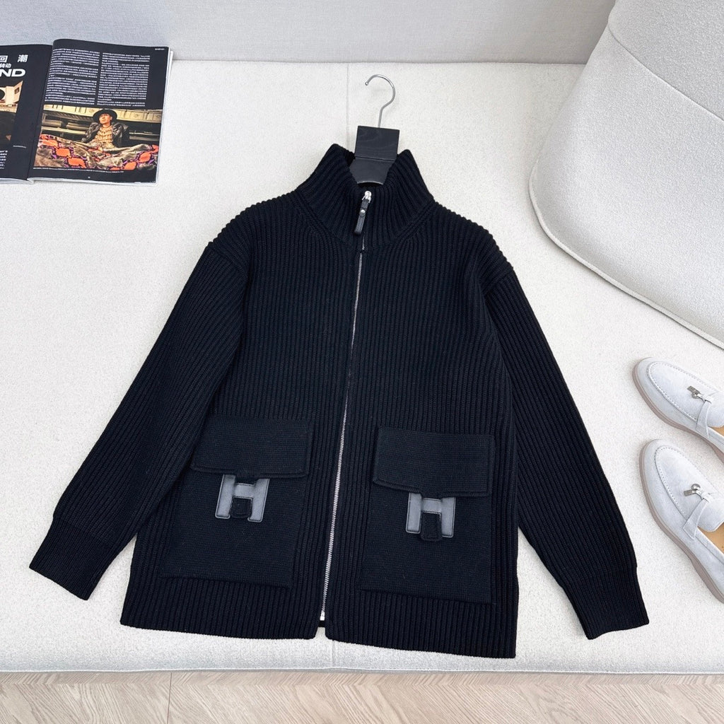 Newest Fall/Winter Classic Pattern Embellished Pocket Wool Knit Cardigan