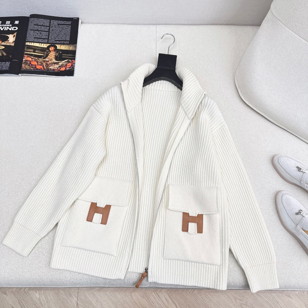 Newest Fall/Winter Classic Pattern Embellished Pocket Wool Knit Cardigan