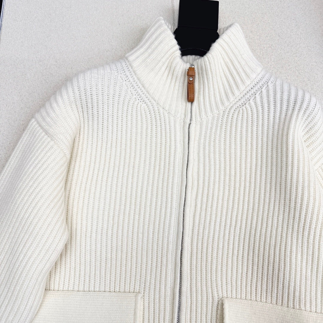 Newest Fall/Winter Classic Pattern Embellished Pocket Wool Knit Cardigan