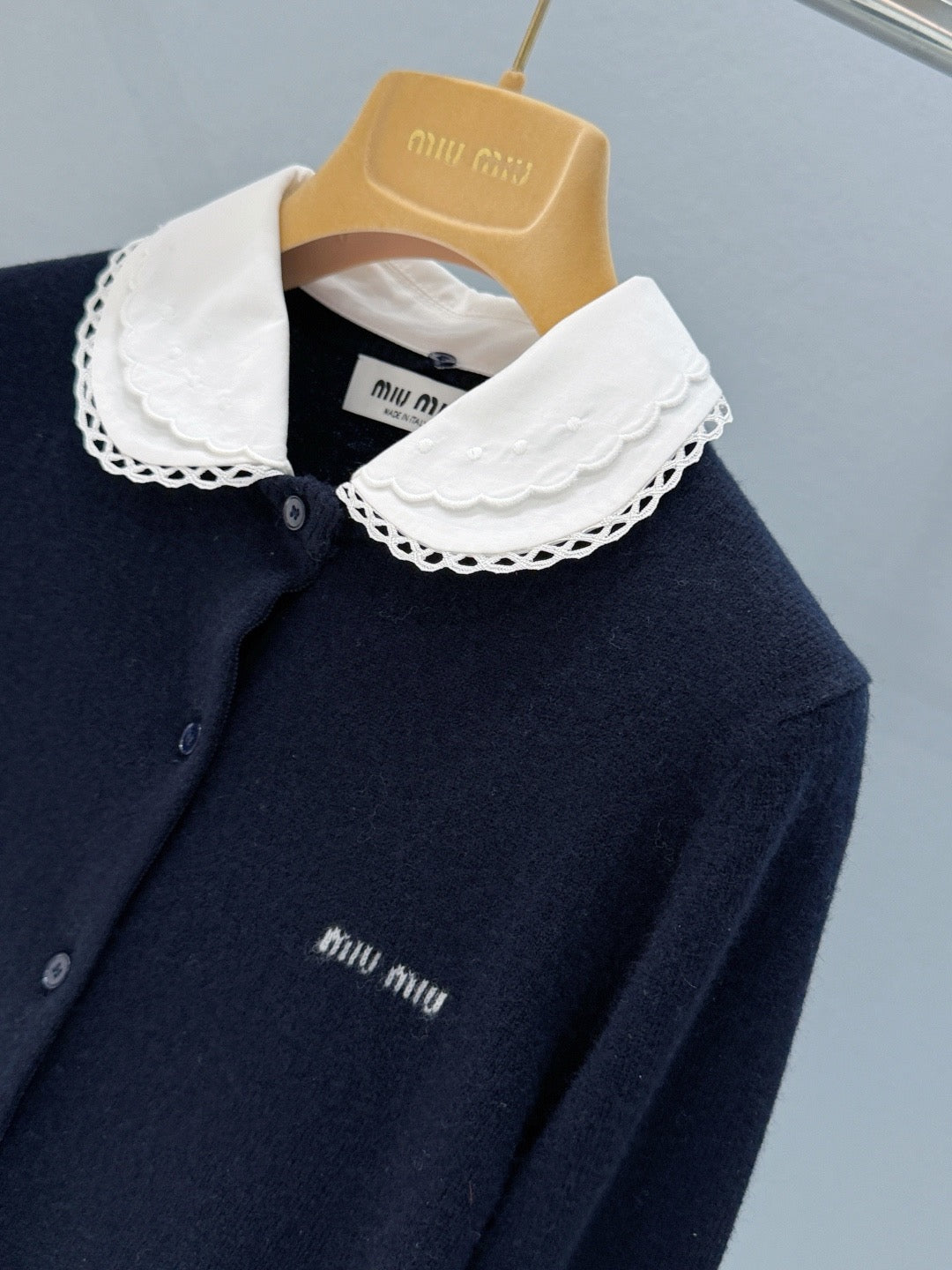 26 Early Spring New Arrival: Detachable Collar Design, Letter Logo, Color Block Jacquard, Simple Neckline with Lace Trim Decoration, Casual Knit Cardigan
