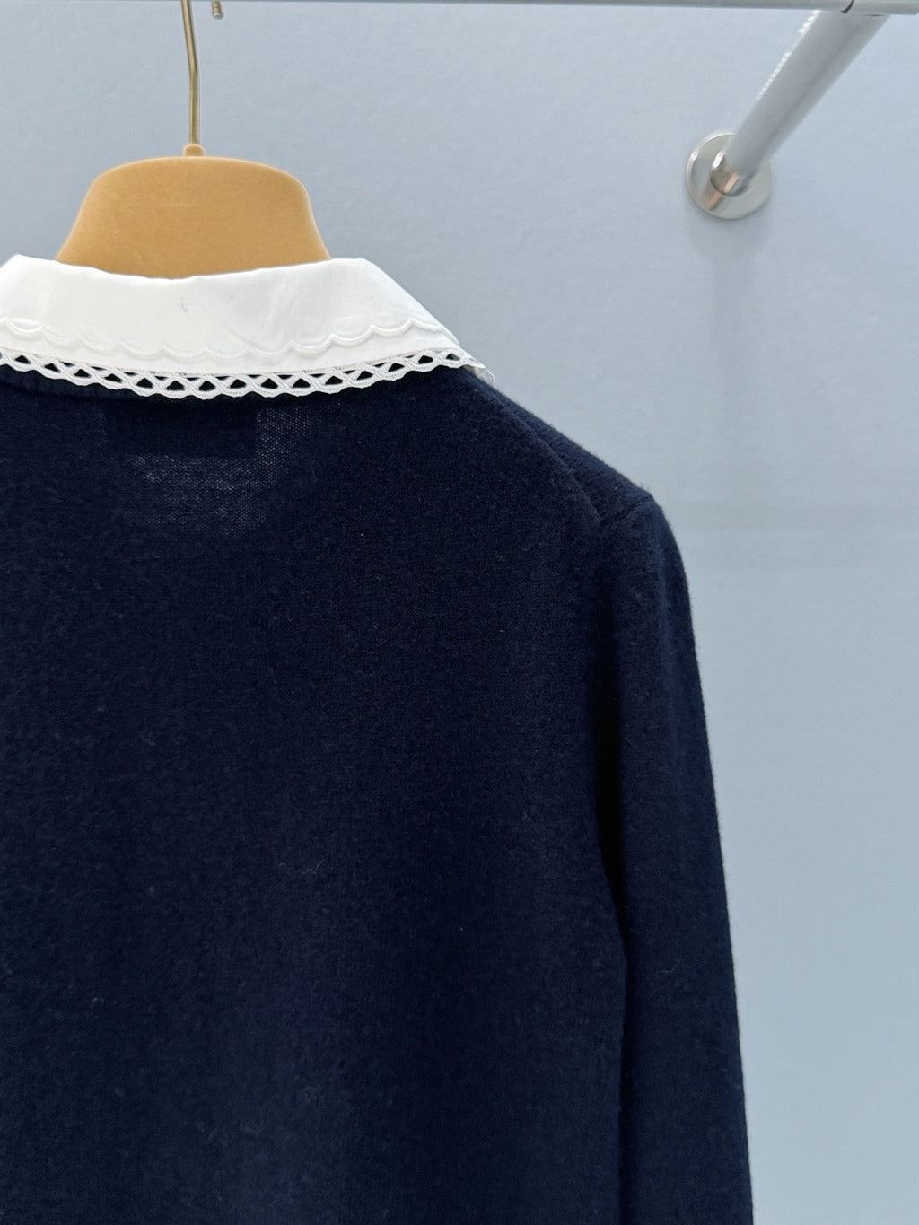 26 Early Spring New Arrival: Detachable Collar Design, Letter Logo, Color Block Jacquard, Simple Neckline with Lace Trim Decoration, Casual Knit Cardigan