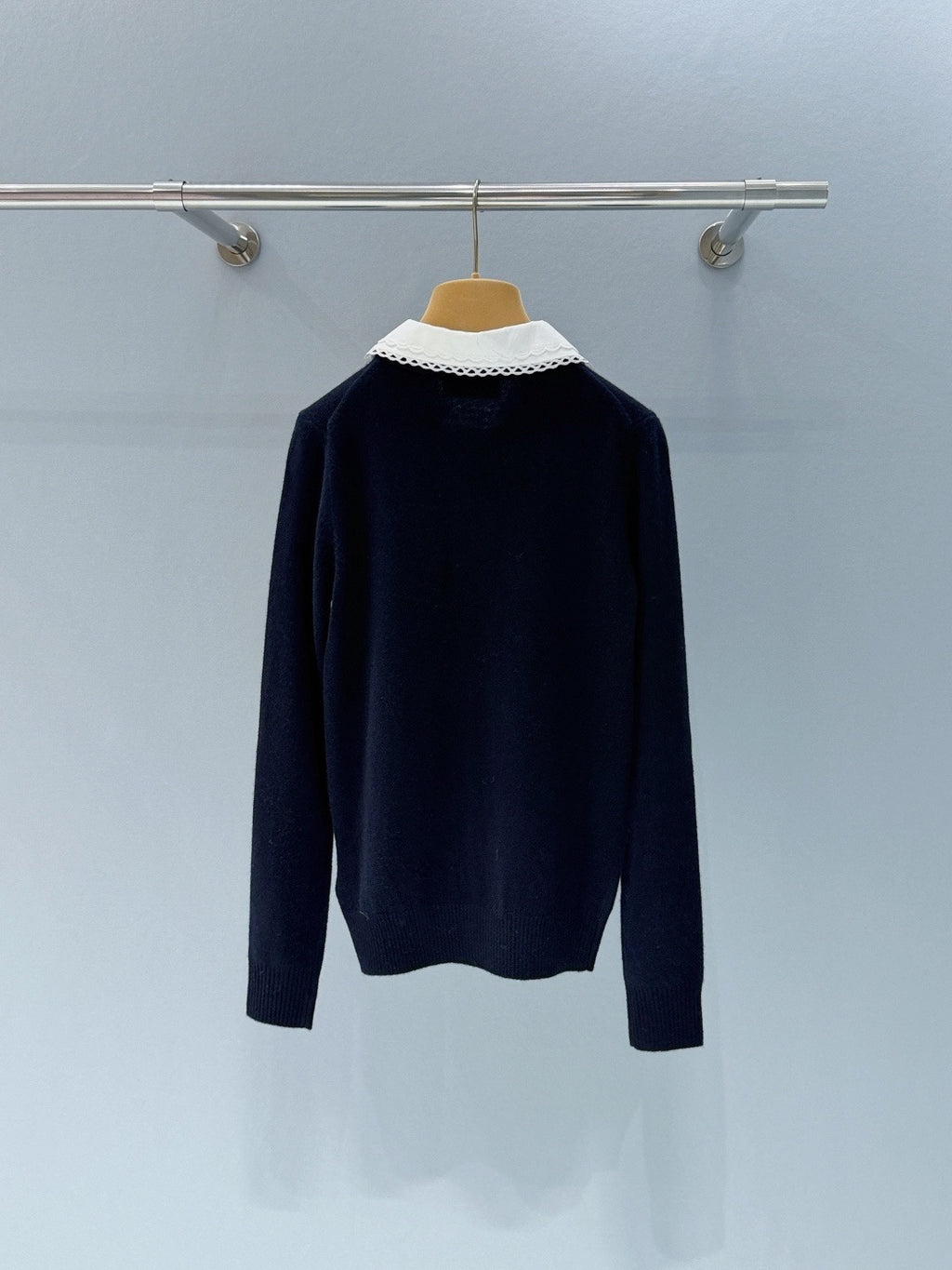 26 Early Spring New Arrival: Detachable Collar Design, Letter Logo, Color Block Jacquard, Simple Neckline with Lace Trim Decoration, Casual Knit Cardigan