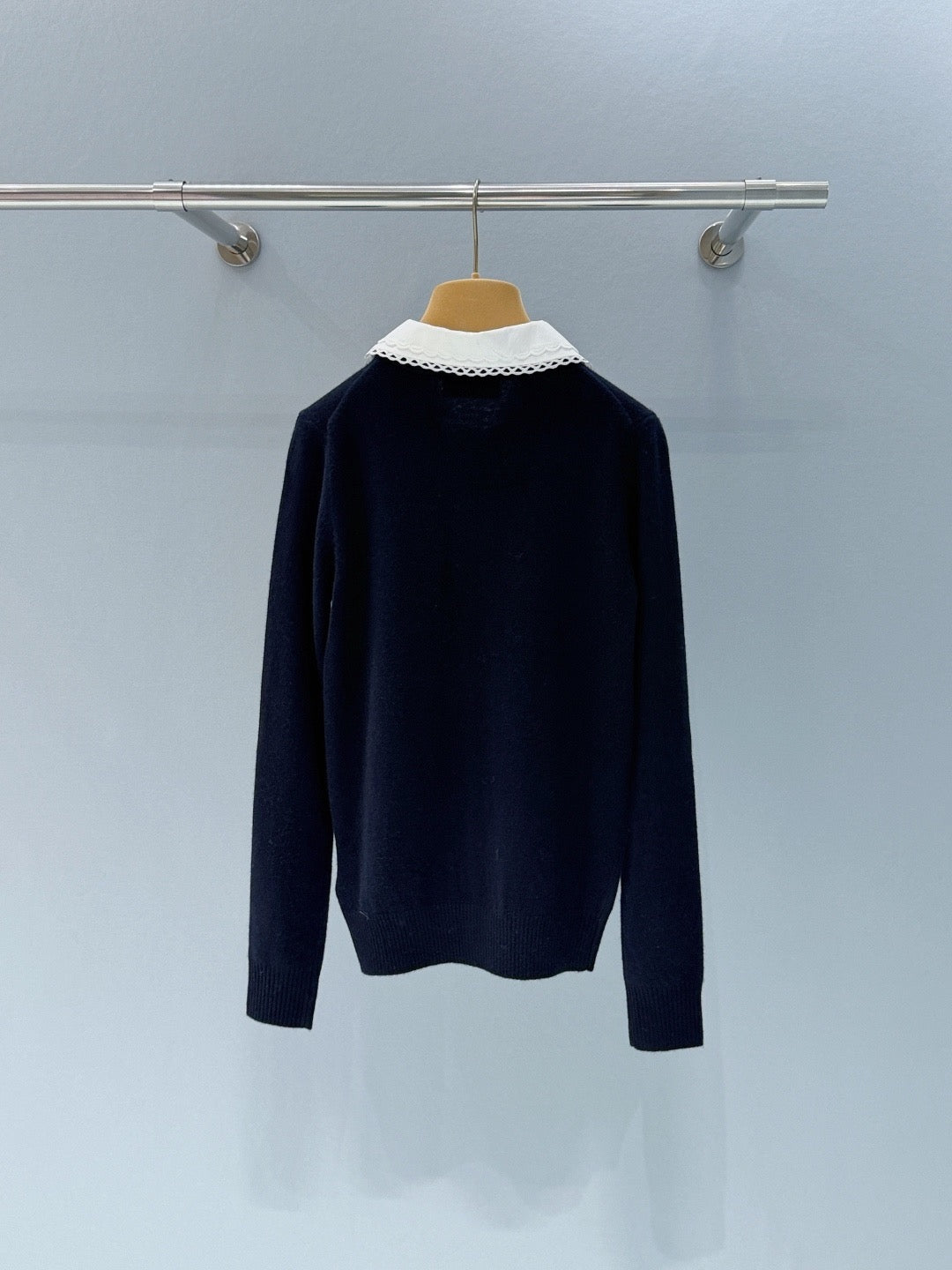 26 Early Spring New Arrival: Detachable Collar Design, Letter Logo, Color Block Jacquard, Simple Neckline with Lace Trim Decoration, Casual Knit Cardigan