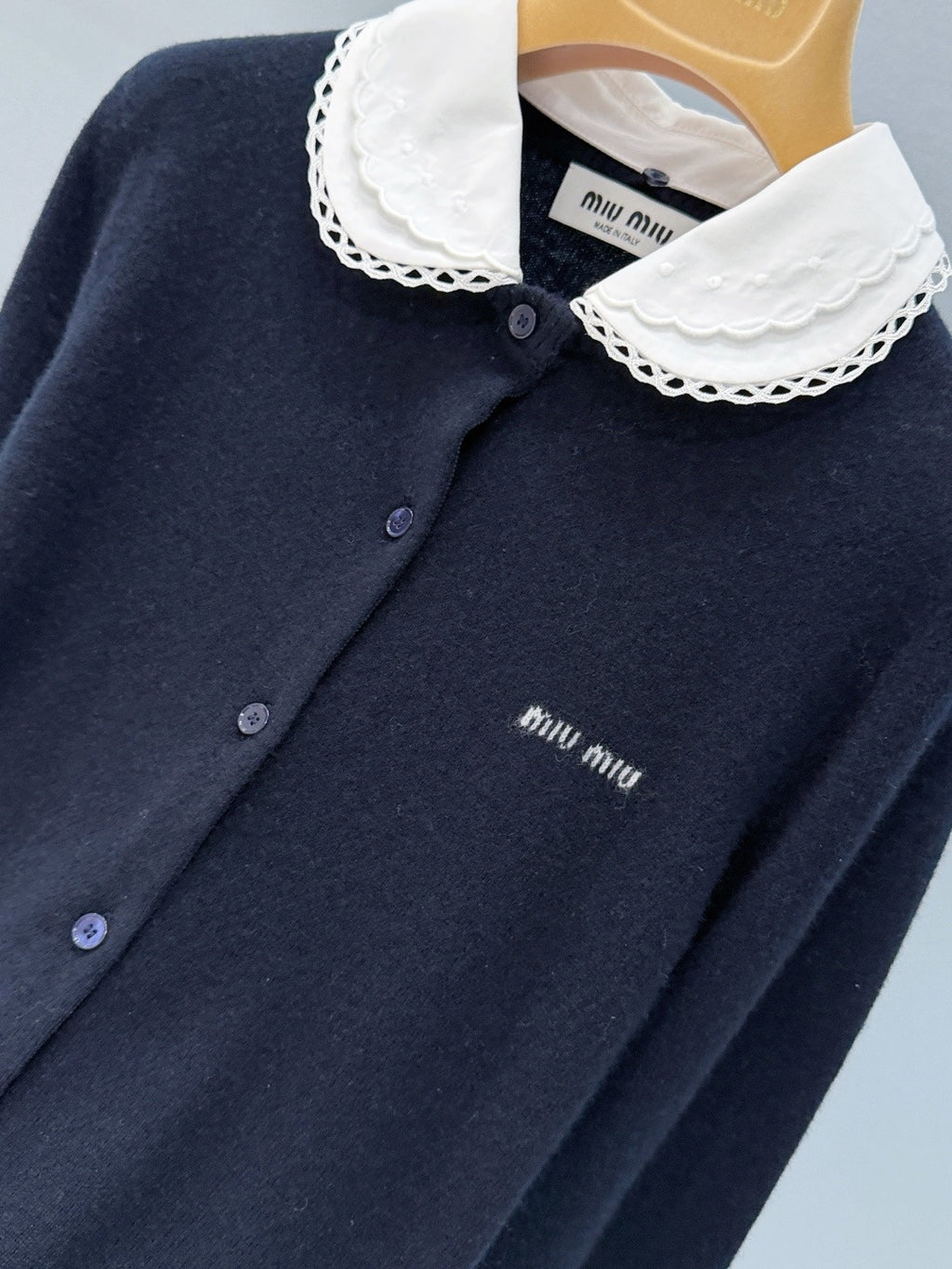 26 Early Spring New Arrival: Detachable Collar Design, Letter Logo, Color Block Jacquard, Simple Neckline with Lace Trim Decoration, Casual Knit Cardigan