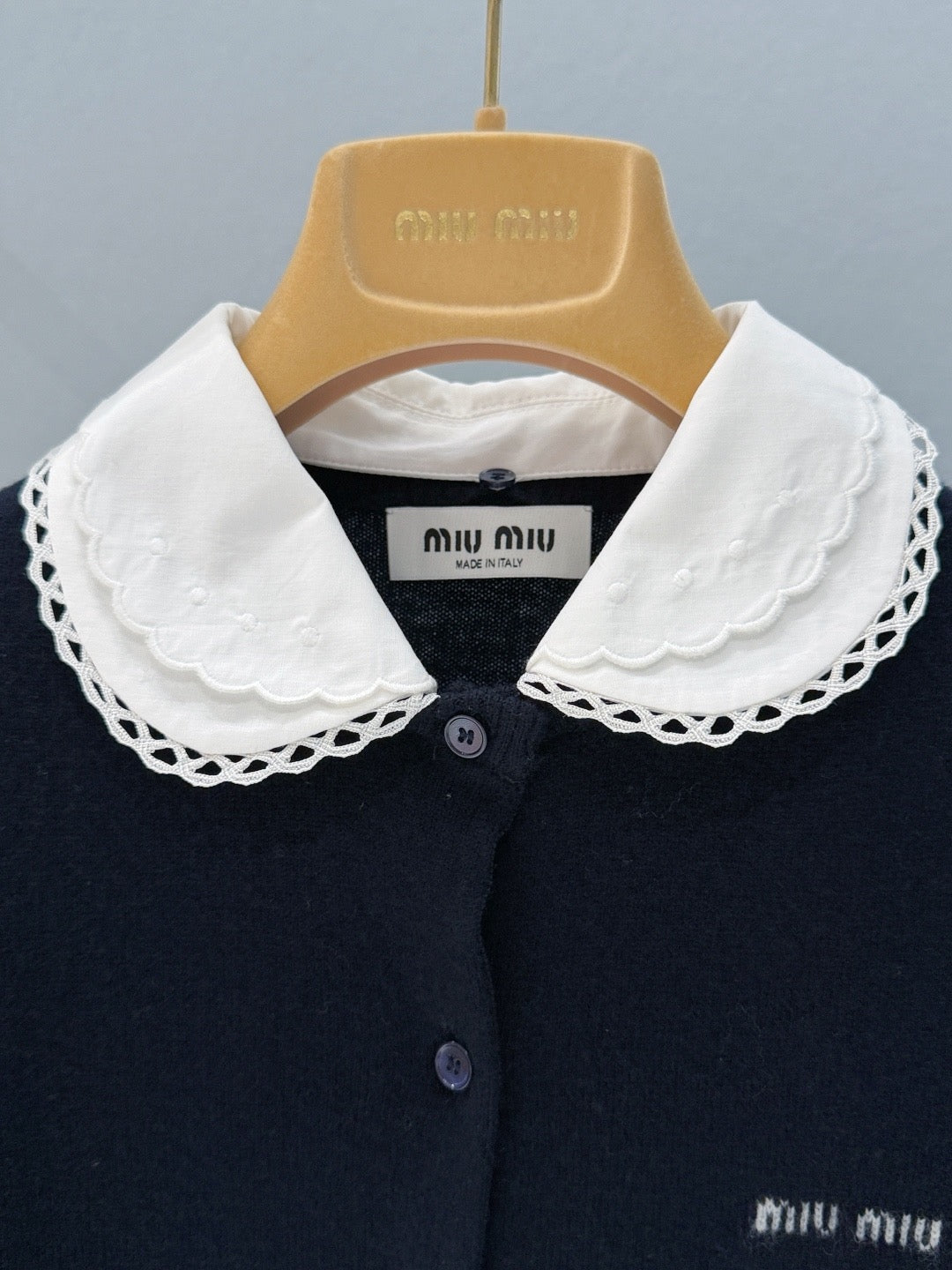 26 Early Spring New Arrival: Detachable Collar Design, Letter Logo, Color Block Jacquard, Simple Neckline with Lace Trim Decoration, Casual Knit Cardigan