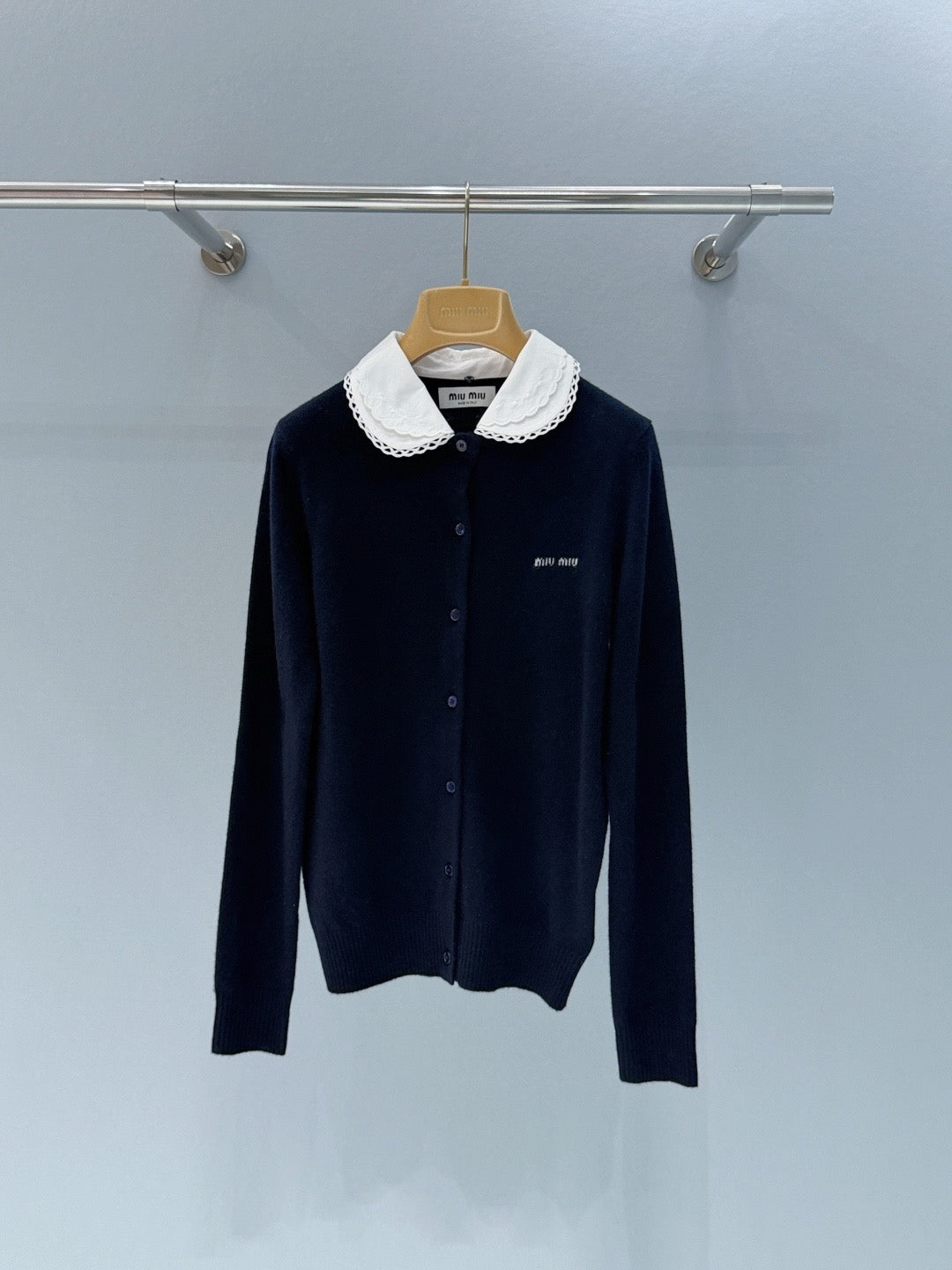 26 Early Spring New Arrival: Detachable Collar Design, Letter Logo, Color Block Jacquard, Simple Neckline with Lace Trim Decoration, Casual Knit Cardigan