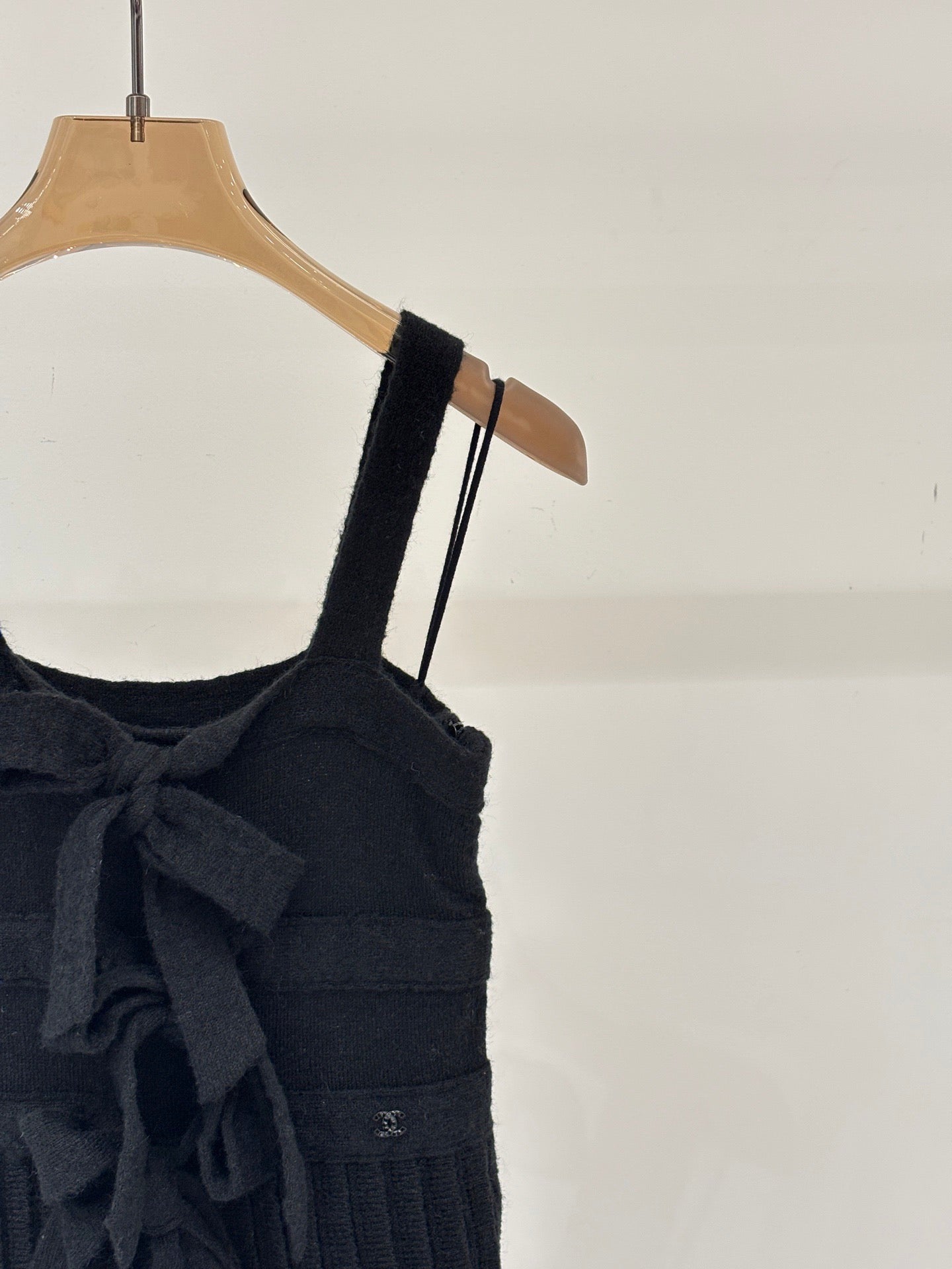 25K New Style Short Knitted Suspender Dress with 3D Bow Decoration