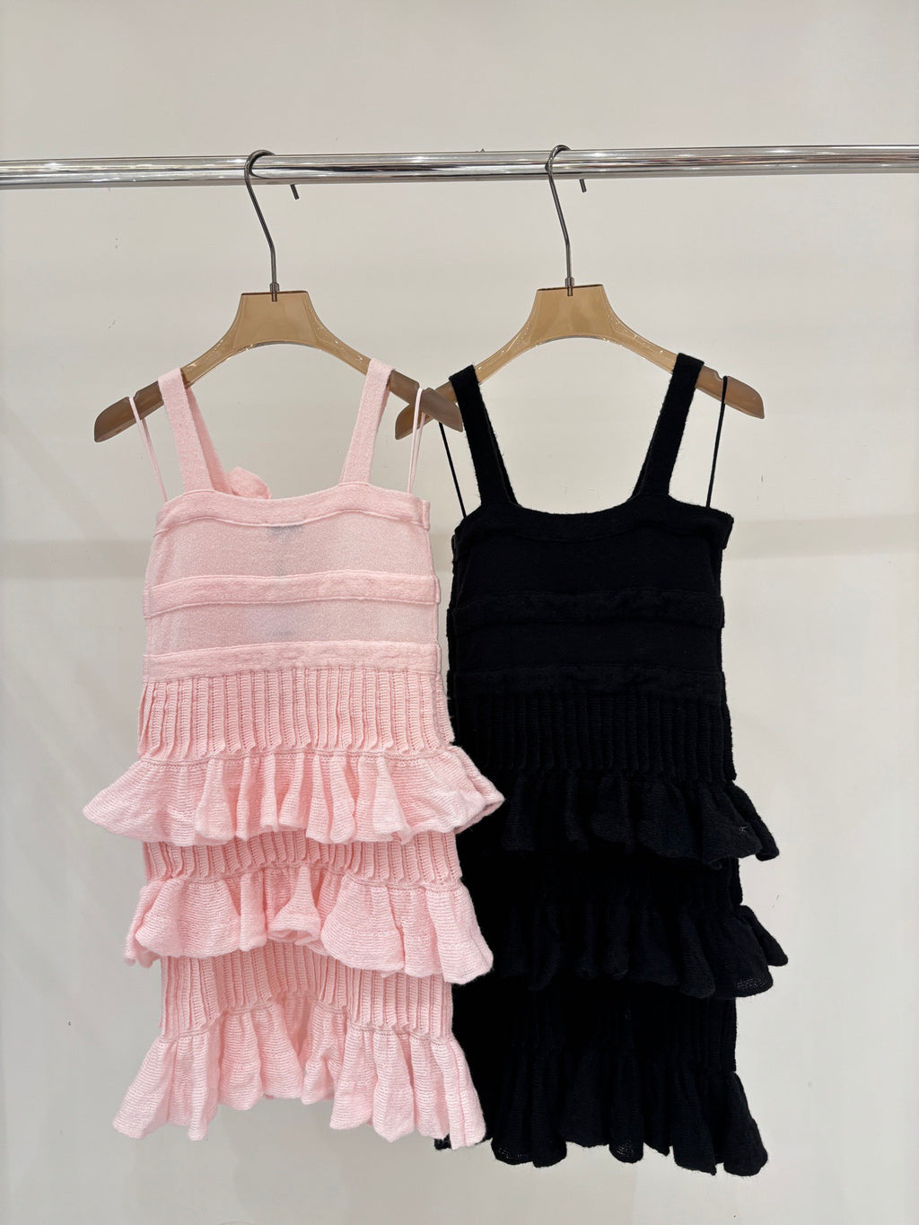 25K New Style Short Knitted Suspender Dress with 3D Bow Decoration