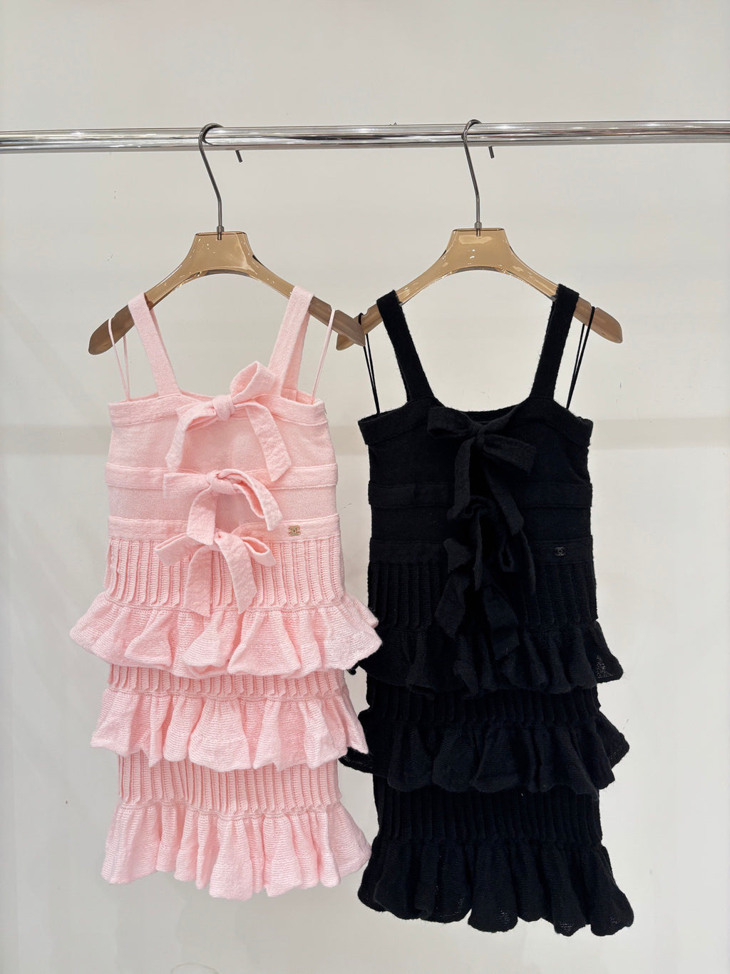 25K New Style Short Knitted Suspender Dress with 3D Bow Decoration