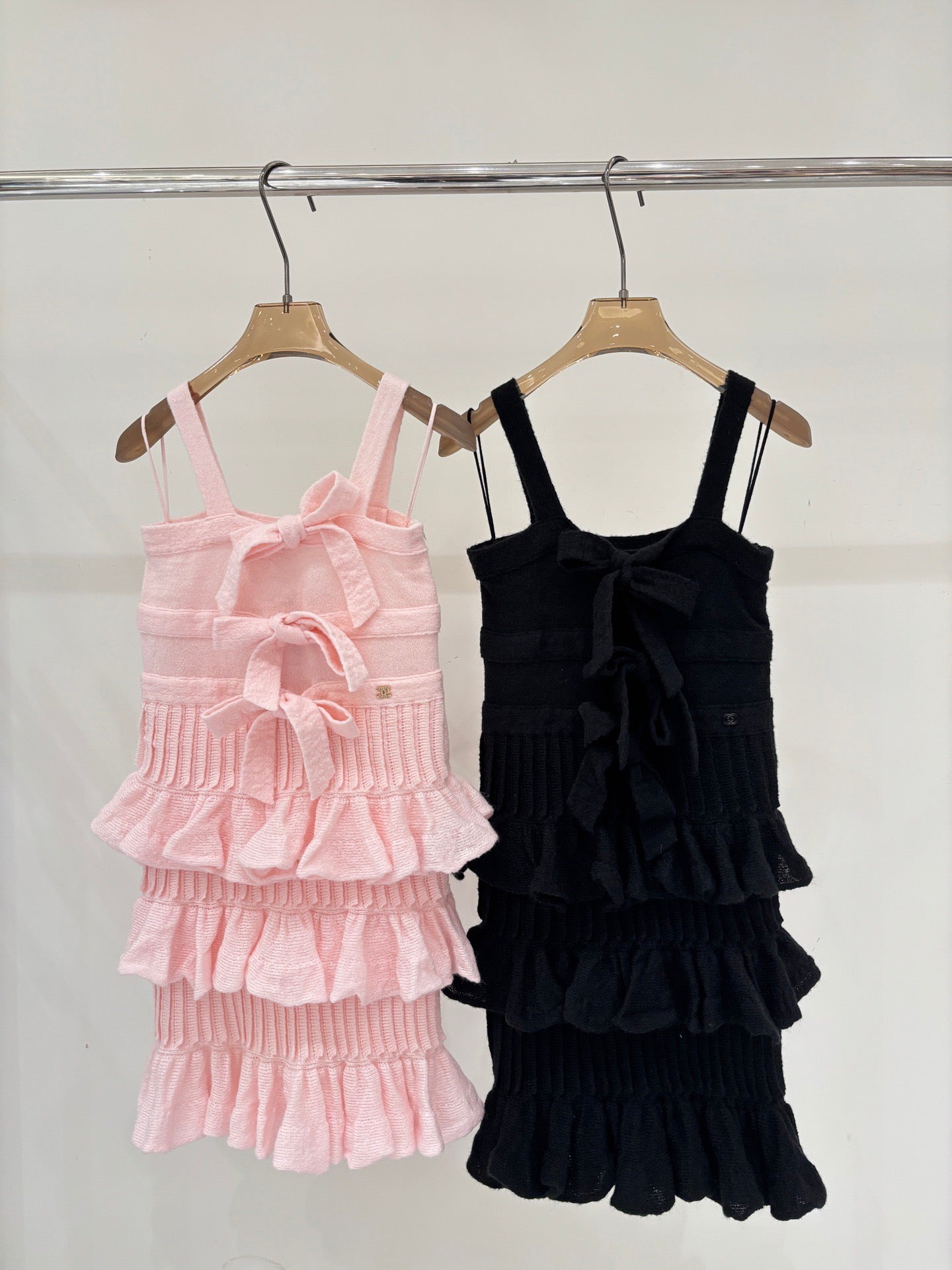 25K New Style Short Knitted Suspender Dress with 3D Bow Decoration