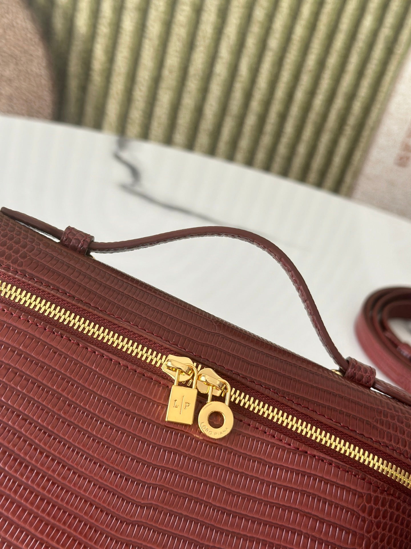 Extra Pocket L19 Series Handbag/Crossbody Bag
