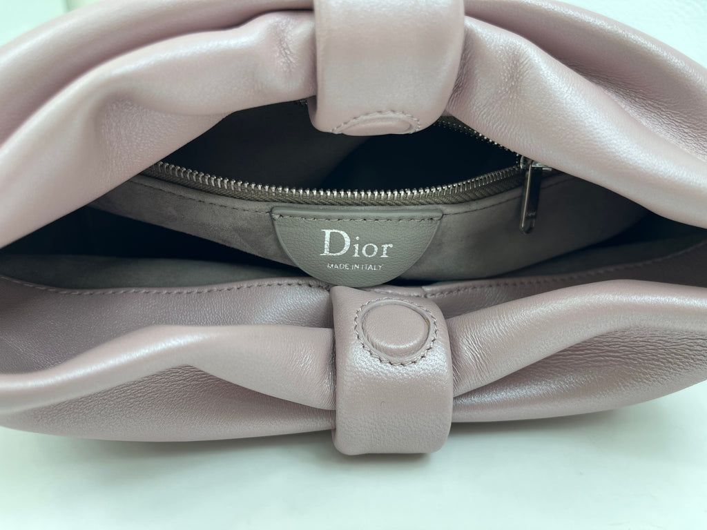 2026 Spring/Summer New Handbag Design: Embroidered with Light Gold Chain