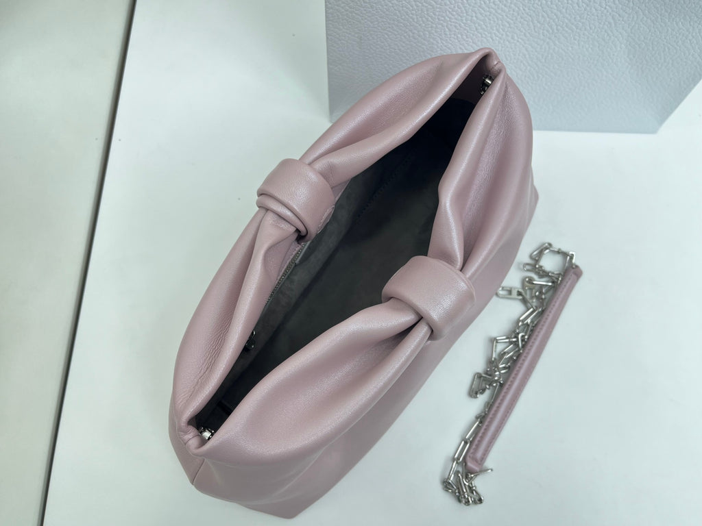 2026 Spring/Summer New Handbag Design: Embroidered with Light Gold Chain
