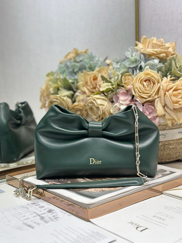 2026 Spring/Summer New Handbag Design: Embroidered with Light Gold Chain