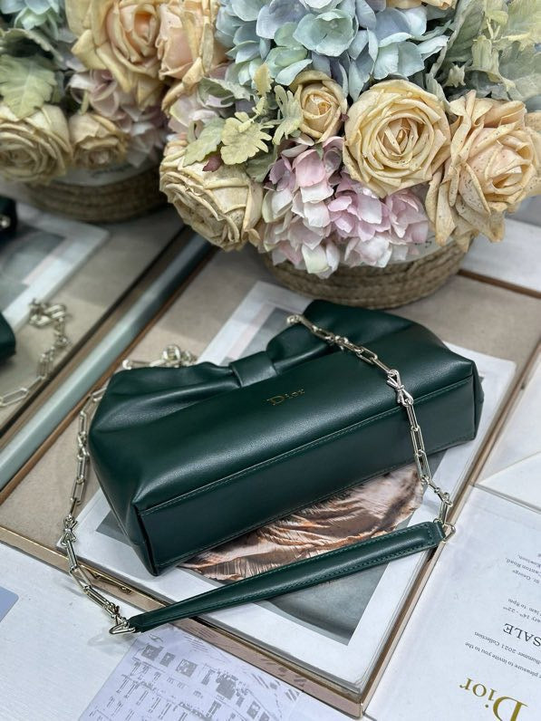 2026 Spring/Summer New Handbag Design: Embroidered with Light Gold Chain