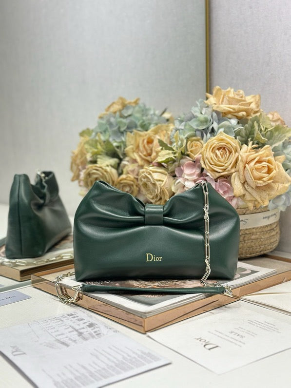 2026 Spring/Summer New Handbag Design: Embroidered with Light Gold Chain