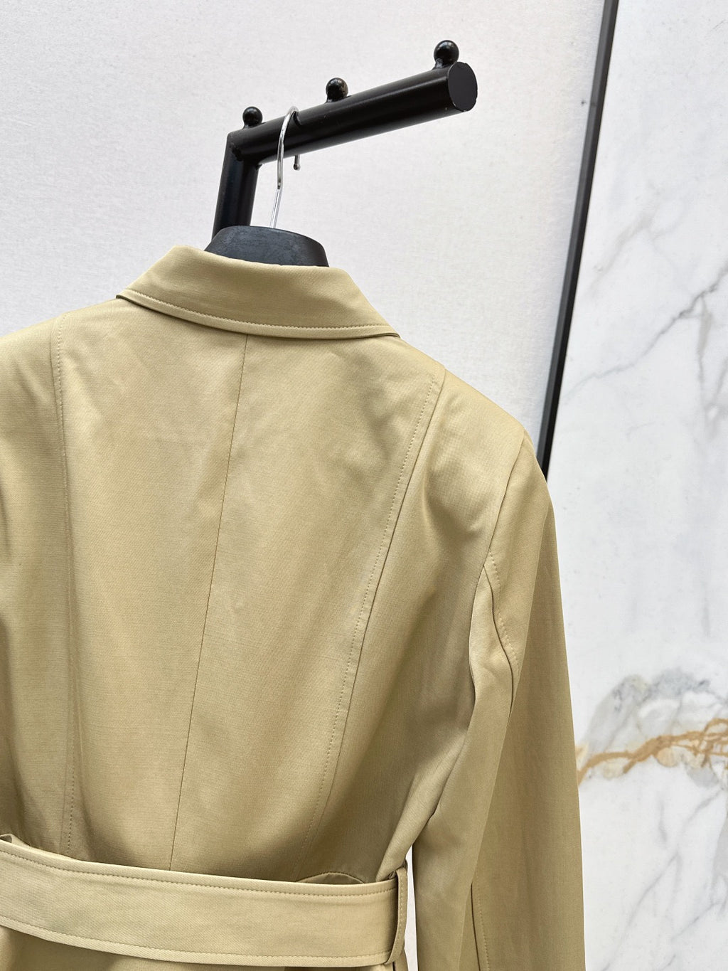 2026 Early Spring New Arrival: Short Trench Coat with Bee Embroidery