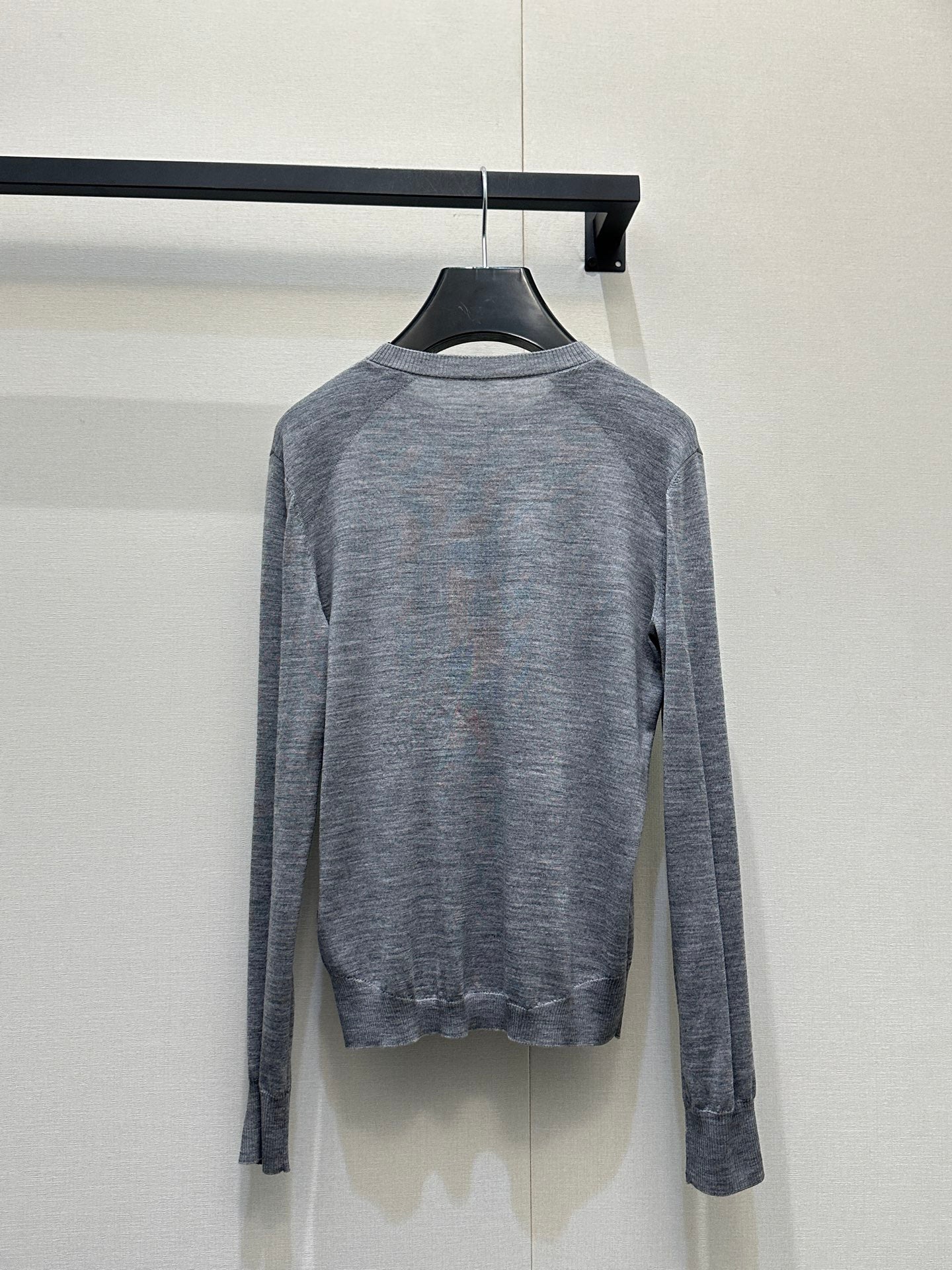 26 New 🪄 Color-Block Logo Embroidery — Crew Neck Long Sleeve