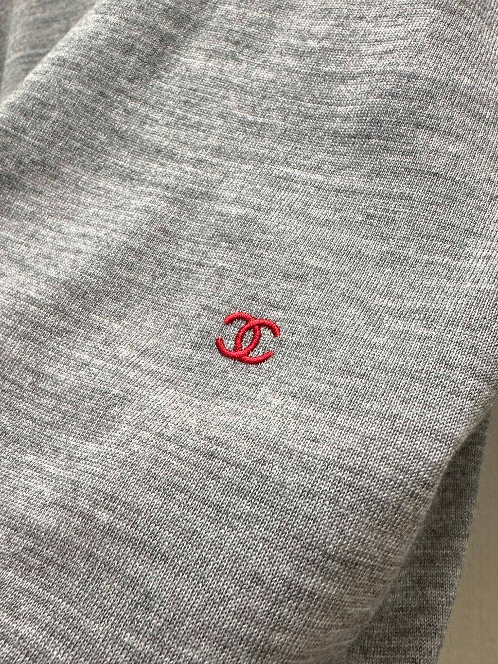 26 New 🪄 Color-Block Logo Embroidery — Crew Neck Long Sleeve