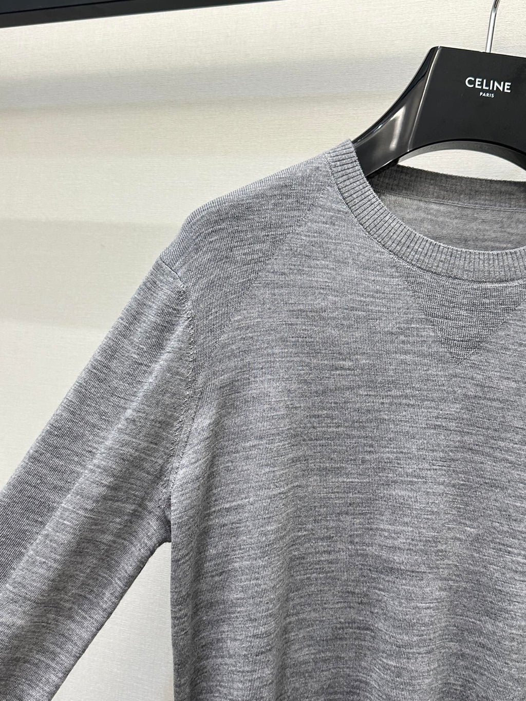 26 New 🪄 Color-Block Logo Embroidery — Crew Neck Long Sleeve
