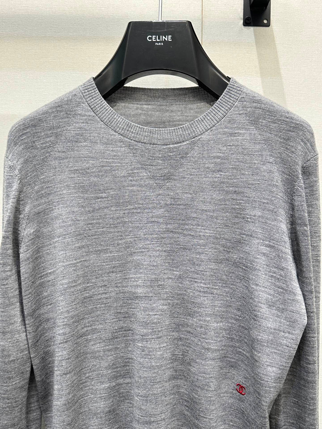 26 New 🪄 Color-Block Logo Embroidery — Crew Neck Long Sleeve