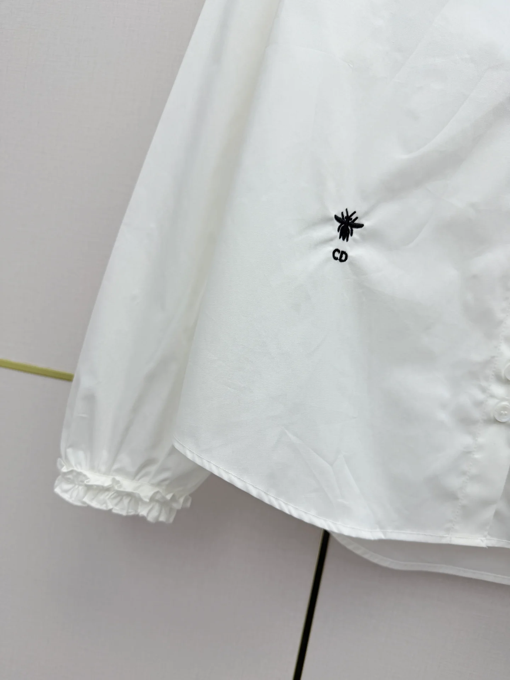 26NEW Ruffled Collar Long-Sleeve Shirt