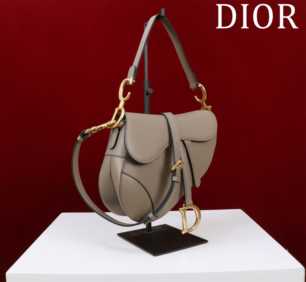 Saddle Bag with Long Shoulder Strap Large: 25 x 20 x 6 cm Lining: Cashmere + Leather