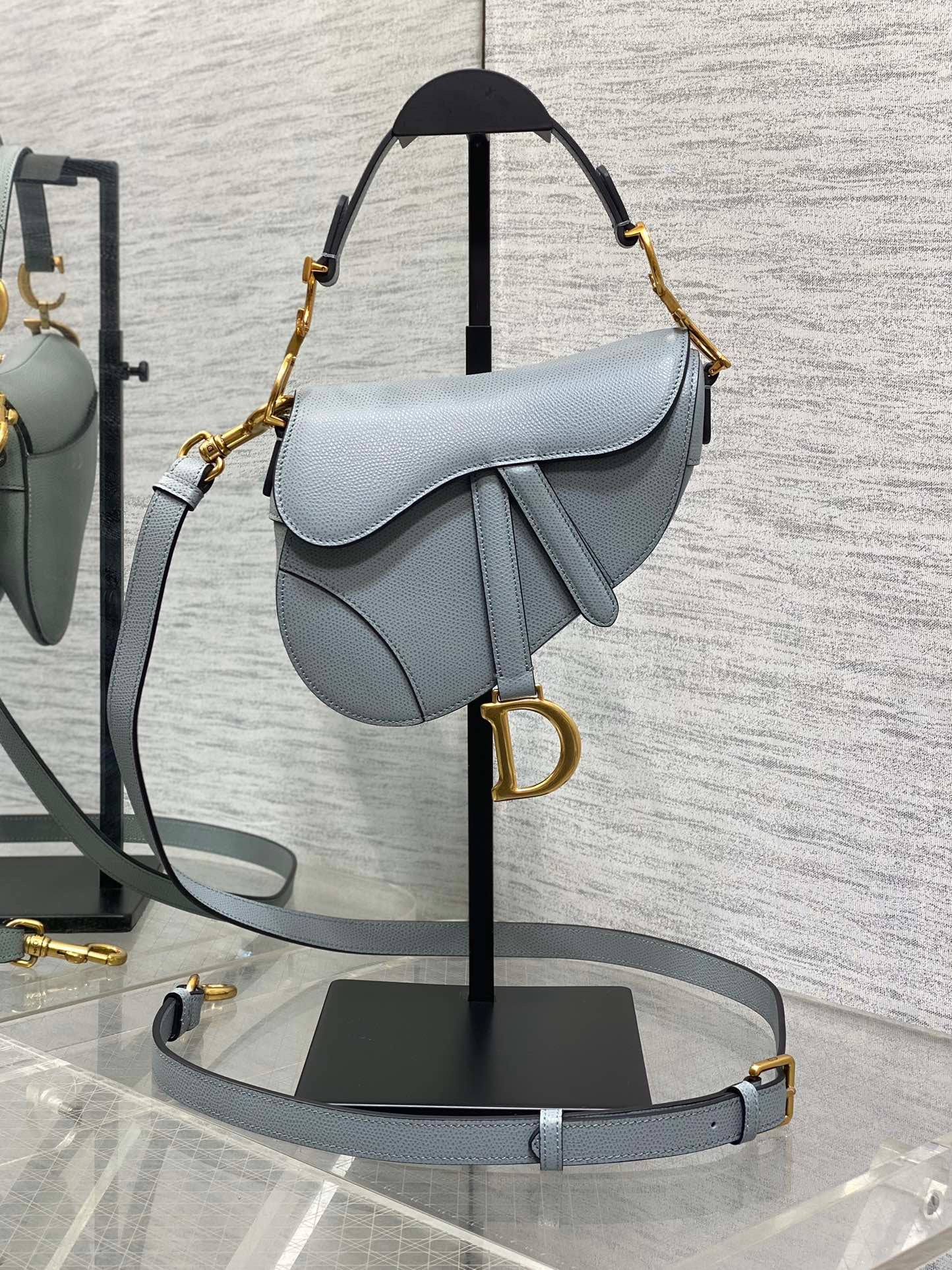 Saddle Bag with Long Shoulder Strap Large: 25 x 20 x 6 cm Lining: Cashmere + Leather
