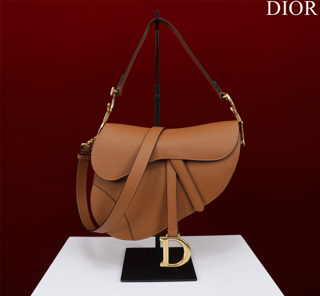 Saddle Bag with Long Shoulder Strap Large: 25 x 20 x 6 cm Lining: Cashmere + Leather